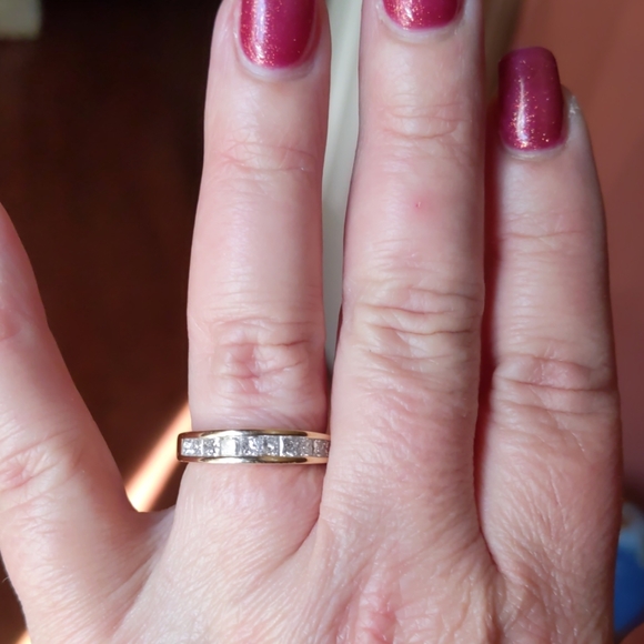 *SOLD* Diamond wedding band - Picture 2 of 3